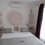 Tekhan Alacati Otel *