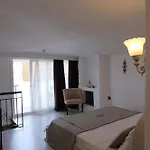 Tekhan Alacati Otel *